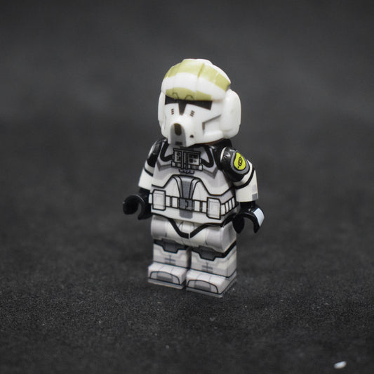 AVFigures Phase 2 Pilot Engle (Decaled)